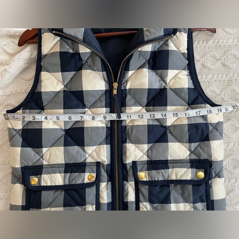 SALE! J.Crew Navy Plaid Quilted Down Feather Vest Women's Size Small - Picture 15 of 15